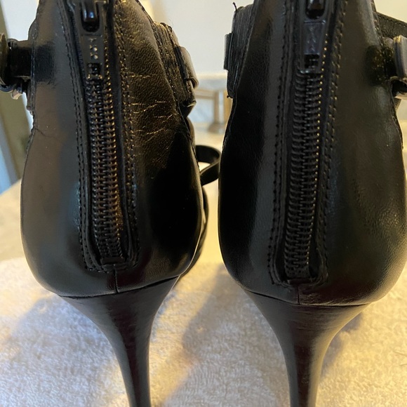 Black Nine West strappy sandals - Picture 4 of 4